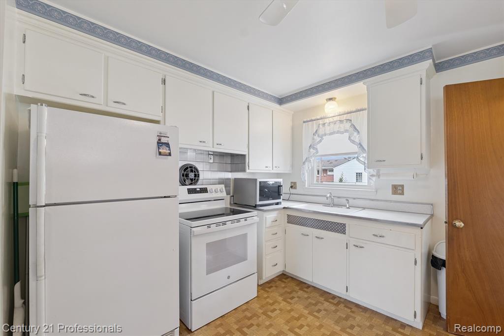 9022 Winston, Redford, MI 48239 — Photo 16