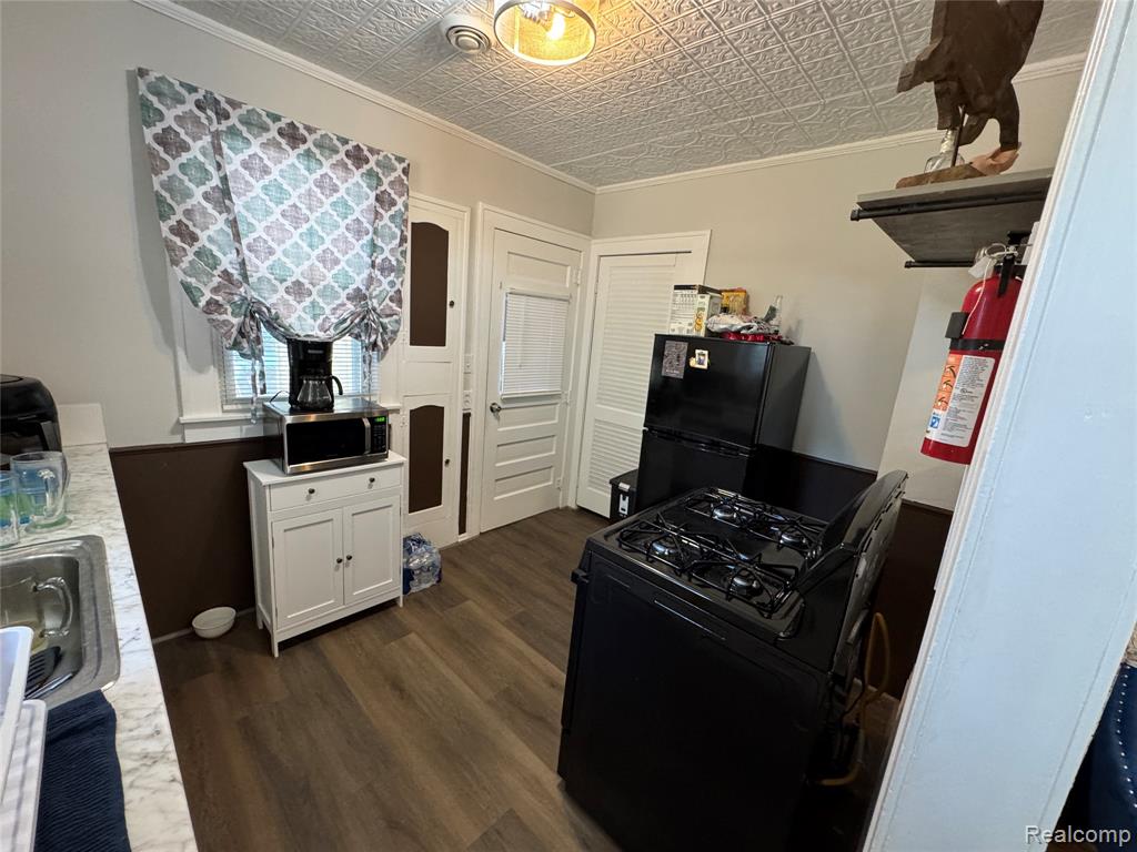 747 Cherry Street, Wyandotte, MI 48192 — Photo 30