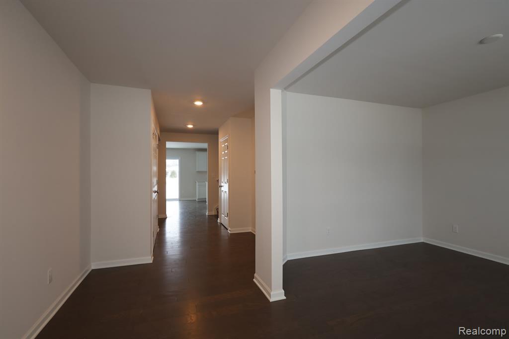 54854 Heron Circle, New Baltimore, MI 48047 — Photo 4