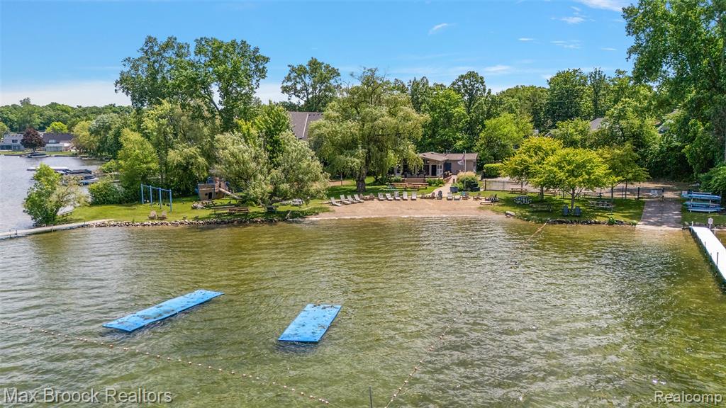 5348 Sunnycrest Drive, West Bloomfield, MI 48323 — Photo 42