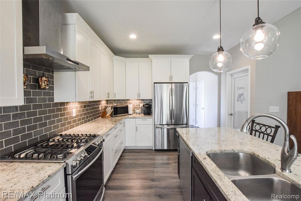 3003 Bogues View Drive, Howell, MI 48843 — Photo 18