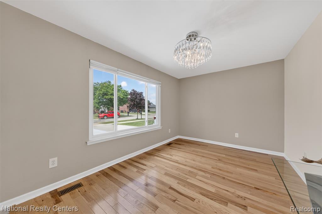 40014 Eagle Drive, Sterling Heights, MI 48310 — Photo 28