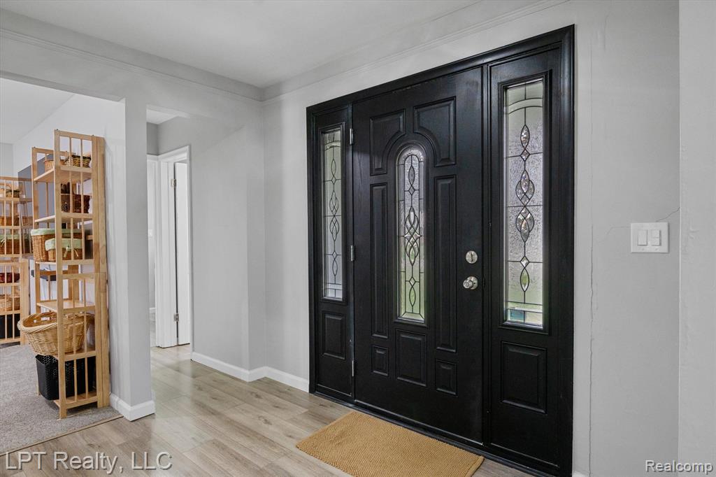 18441 ROSELAND Boulevard, Lathrup Village, MI 48076 — Photo 6