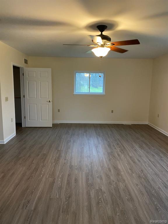 5470 POTTER Road, Burton, MI 48509 — Photo 7