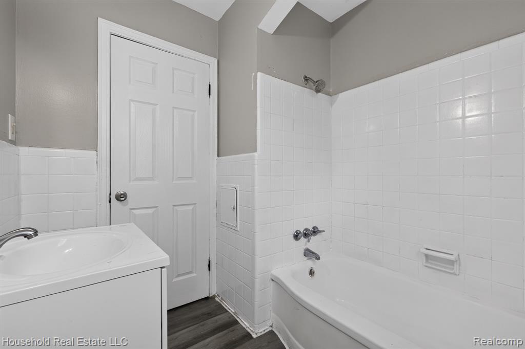 6370 Brace Street, Detroit, MI 48228 — Photo 9