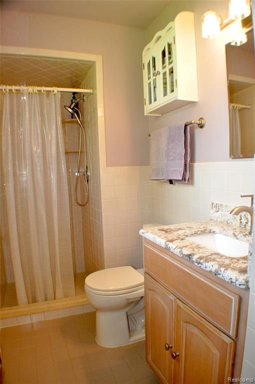 3593 Meadowleigh Lane, Waterford, MI 48329 — Photo 18