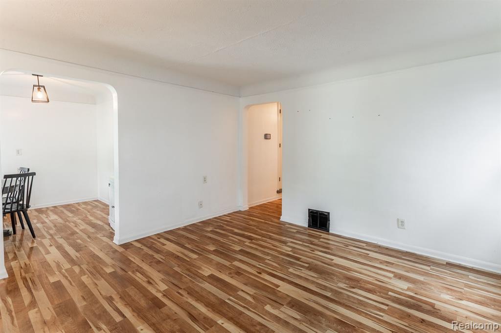 4346 BIDDLE Street, Wayne, MI 48184 — Photo 3