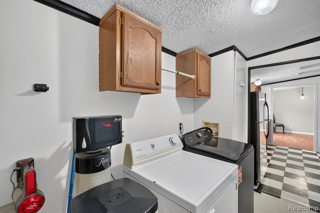 11595 Clearwater Drive, Fenton, MI 48430 — Photo 21