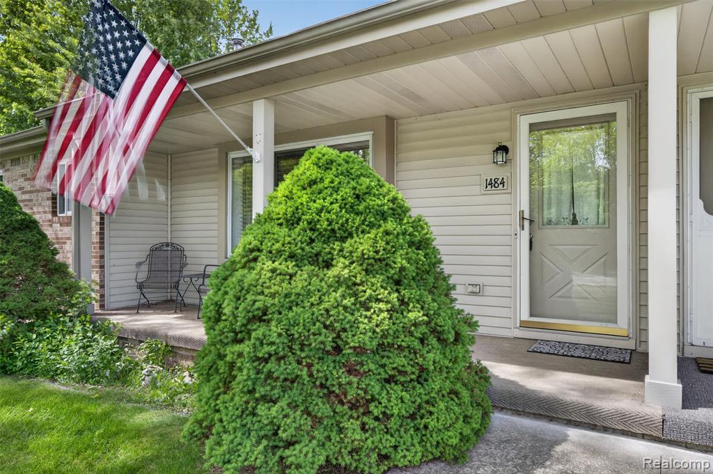1484 Leisure Drive, Flint, MI 48507 — Photo 11