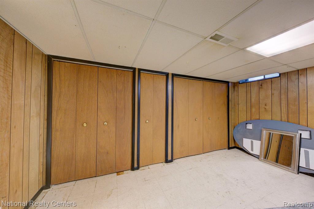 41702 BEDFORD Drive, Canton, MI 48187 — Photo 18
