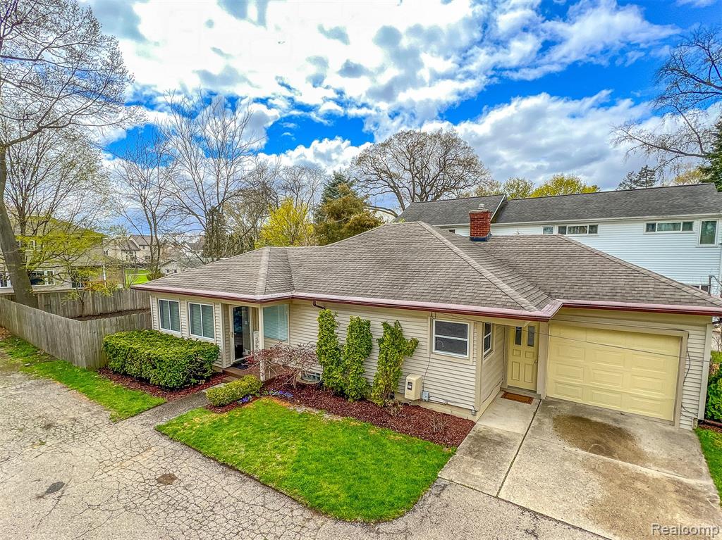 8603 Hibbing Street, Commerce Twp, MI 48382 — front exterior
