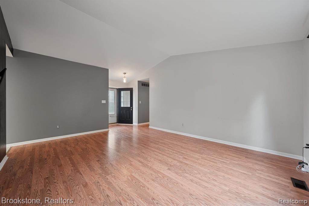 9088 Posey Drive, Whitmore Lake, MI 48189 — Photo 10