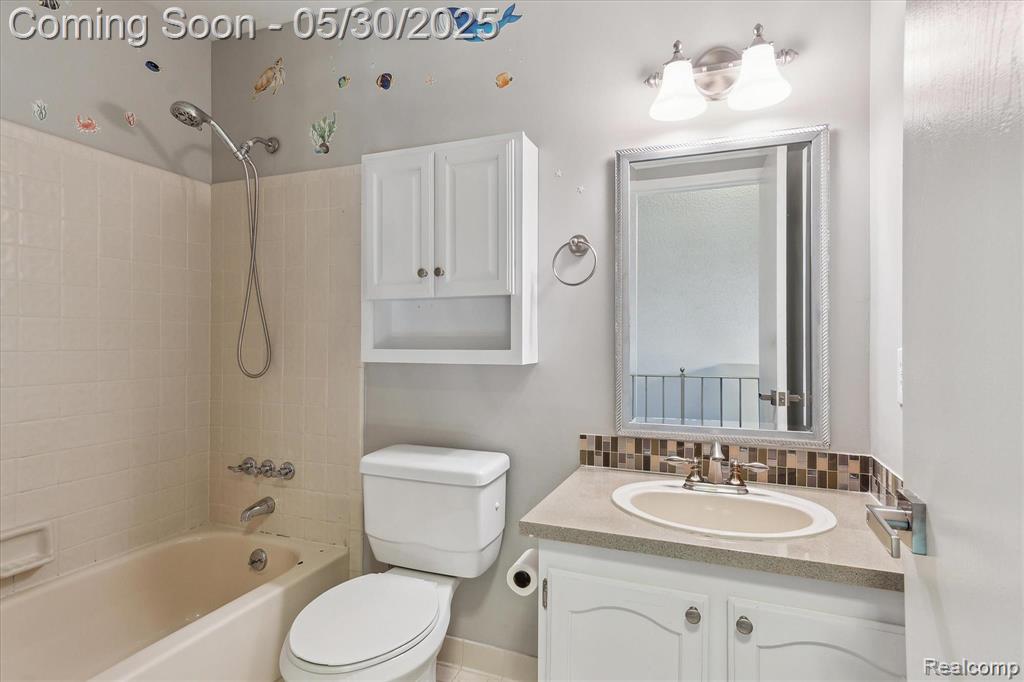 45127 Fair Oaks Drive, Canton, MI 48187 — Photo 28