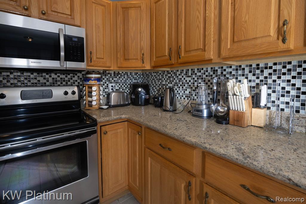 3167 Blackheath Court, Port Huron, MI 48060 — Photo 12