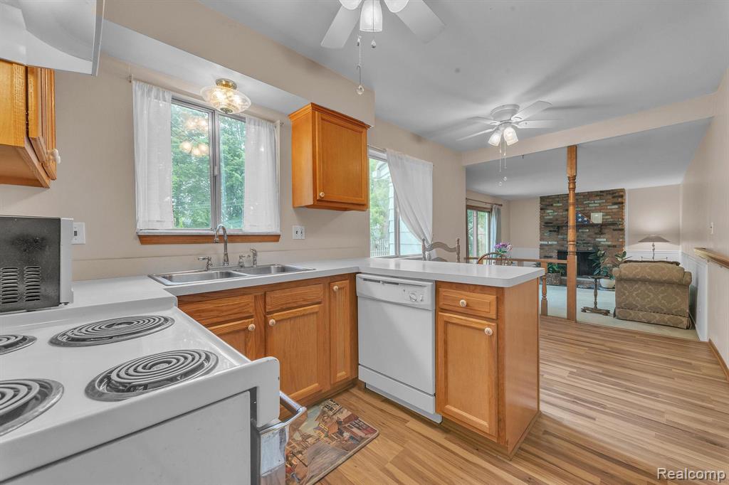 450 N Bywood Avenue, Clawson, MI — Photo 15