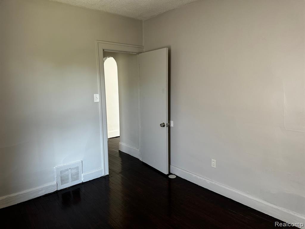 6787 RUTHERFORD Street, Detroit, MI 48228 — Photo 11