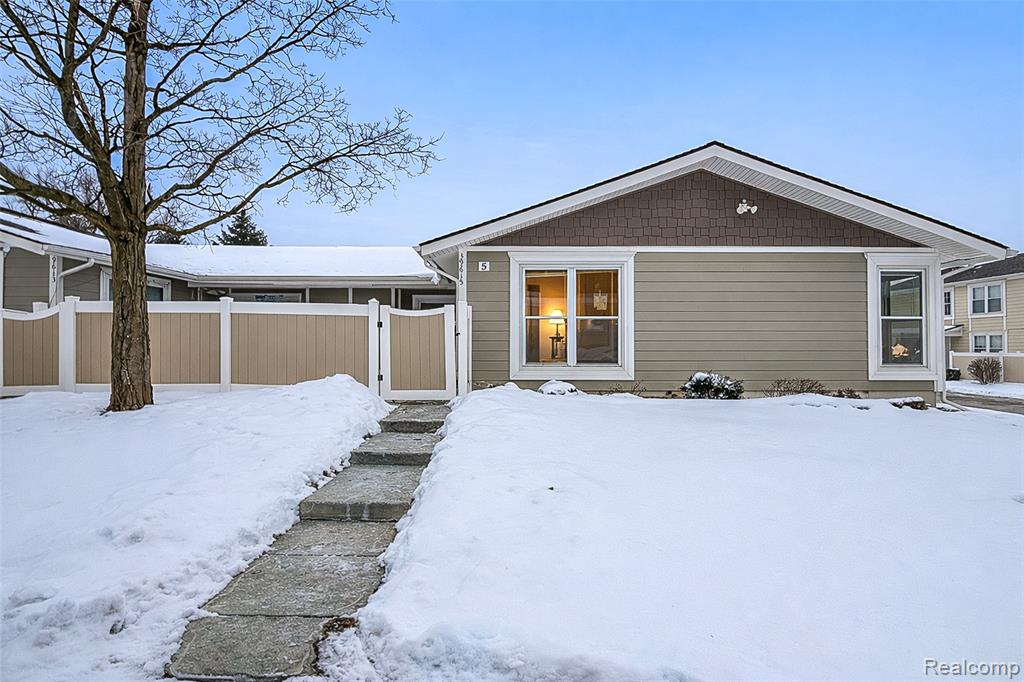 39615 Village Wood Lane, Novi, MI — front exterior