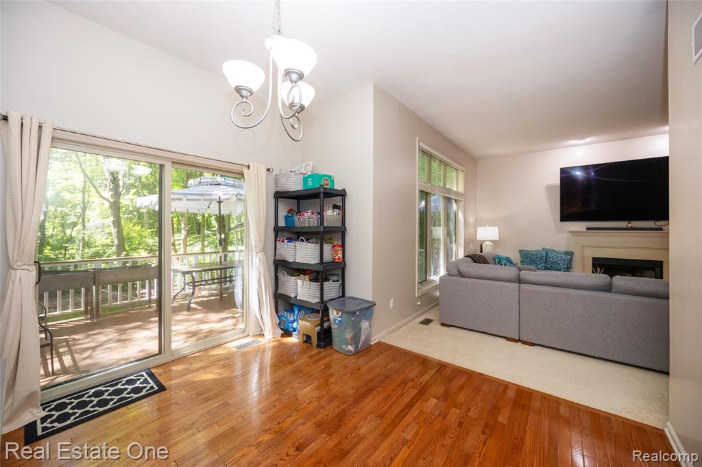 3481 Castlewood Court, Wixom, MI — Photo 31