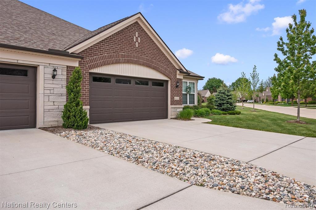 40605 Aster Court, Clinton Twp, MI 48036 — Photo 40