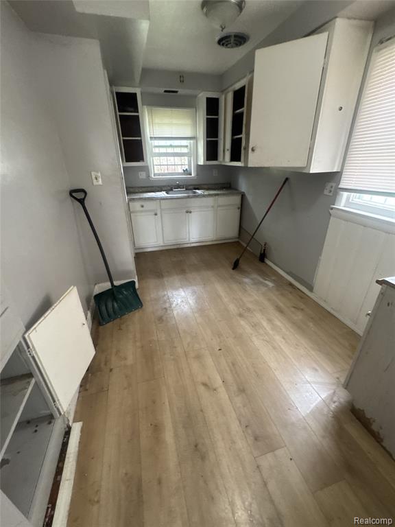 8525 Greenlawn Street, Detroit, MI 48204 — Photo 13