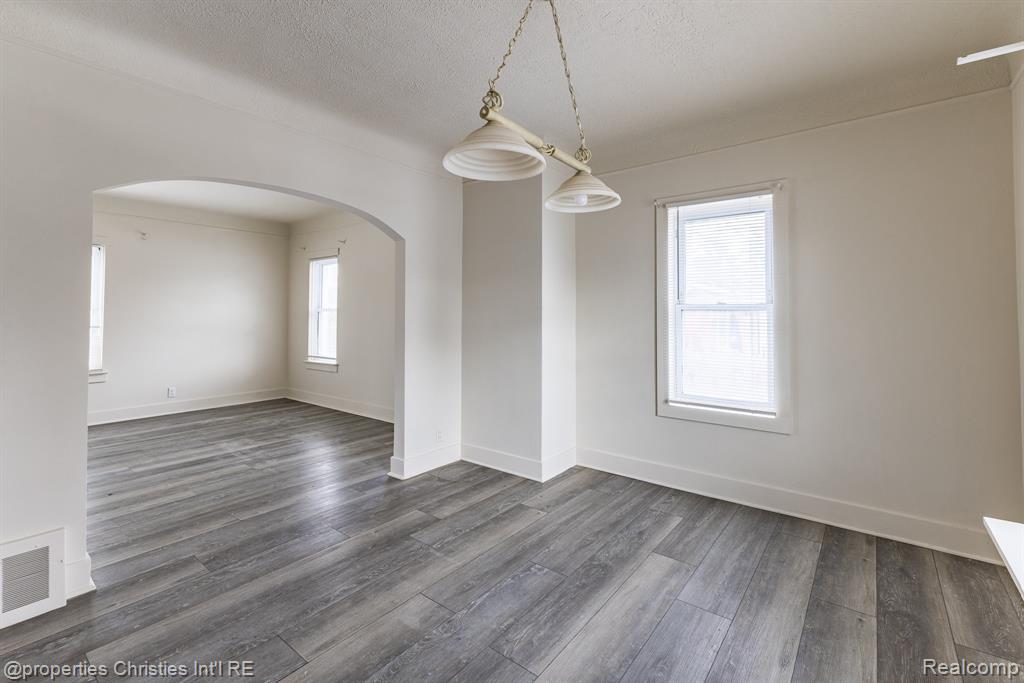 8056 Dawn Drive, Sterling Heights, MI 48314 — Photo 12