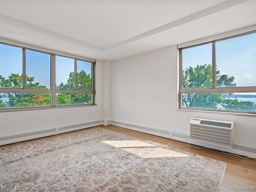 8900 E Jefferson Avenue Avenue, 620, Detroit, MI 48214 — Photo 17