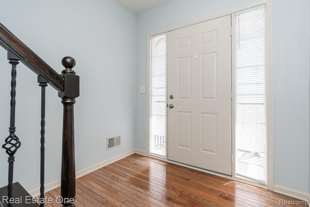 6963 Edgewater Drive, Troy, MI 48085 — Photo 22