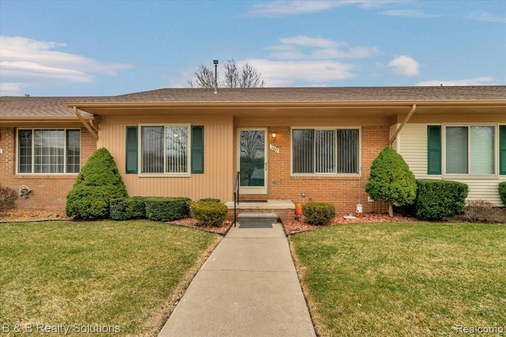 460 FAIRGROVE Street, Romeo, MI 48065 — Photo 2