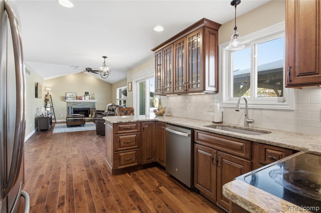 816 Oak Cluster Court, Howell, MI 48855 — Photo 14
