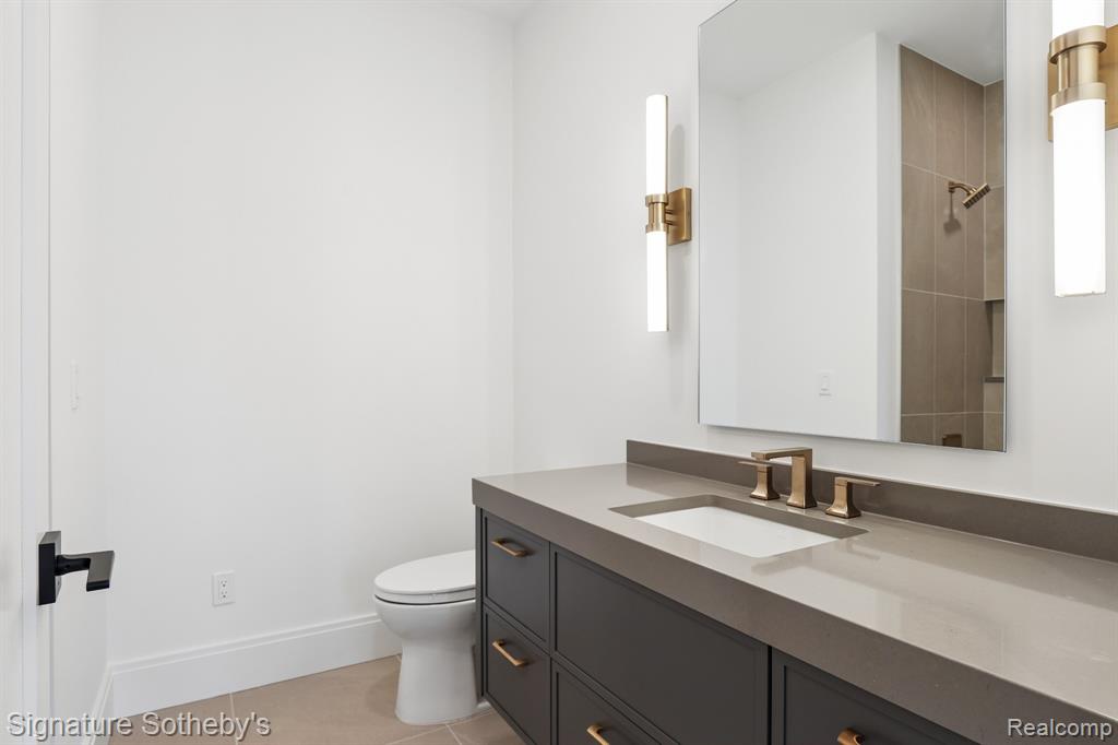 1094 Lincoln Court, Birmingham, MI 48009 — Photo 22