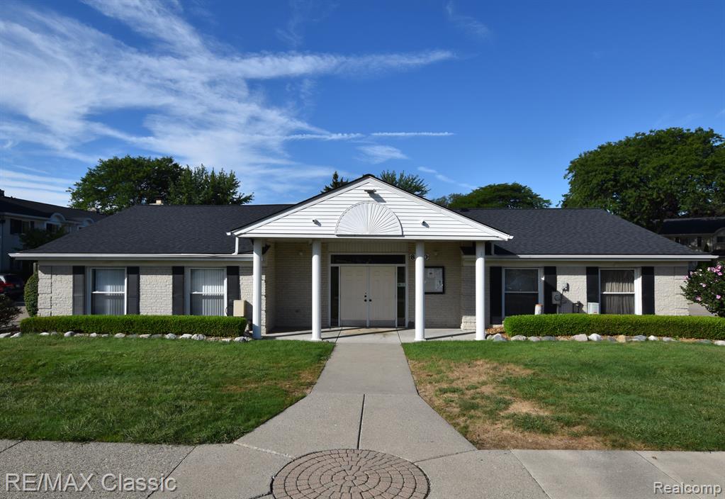 8553 WINCHESTER Drive, 6, Sterling Heights, MI 48313 — Photo 2