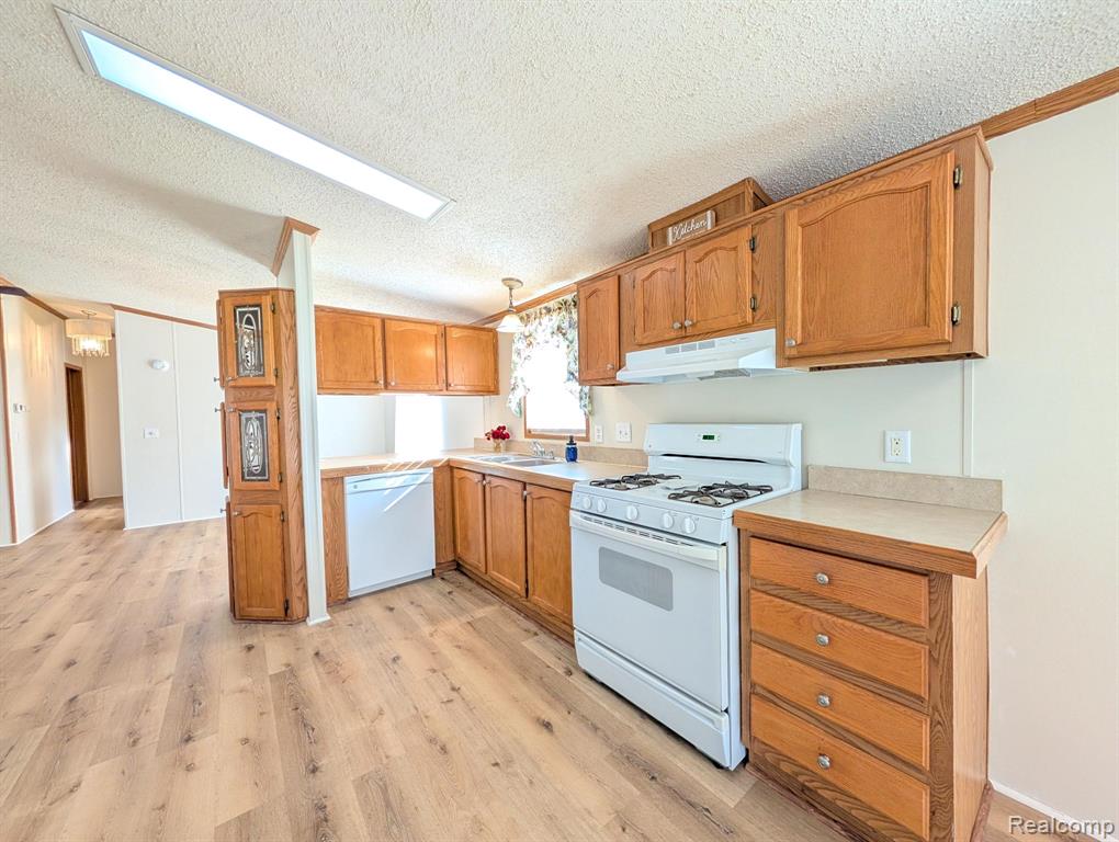 72 Ashley Circle, Swartz Creek, MI 48473 — Photo 2