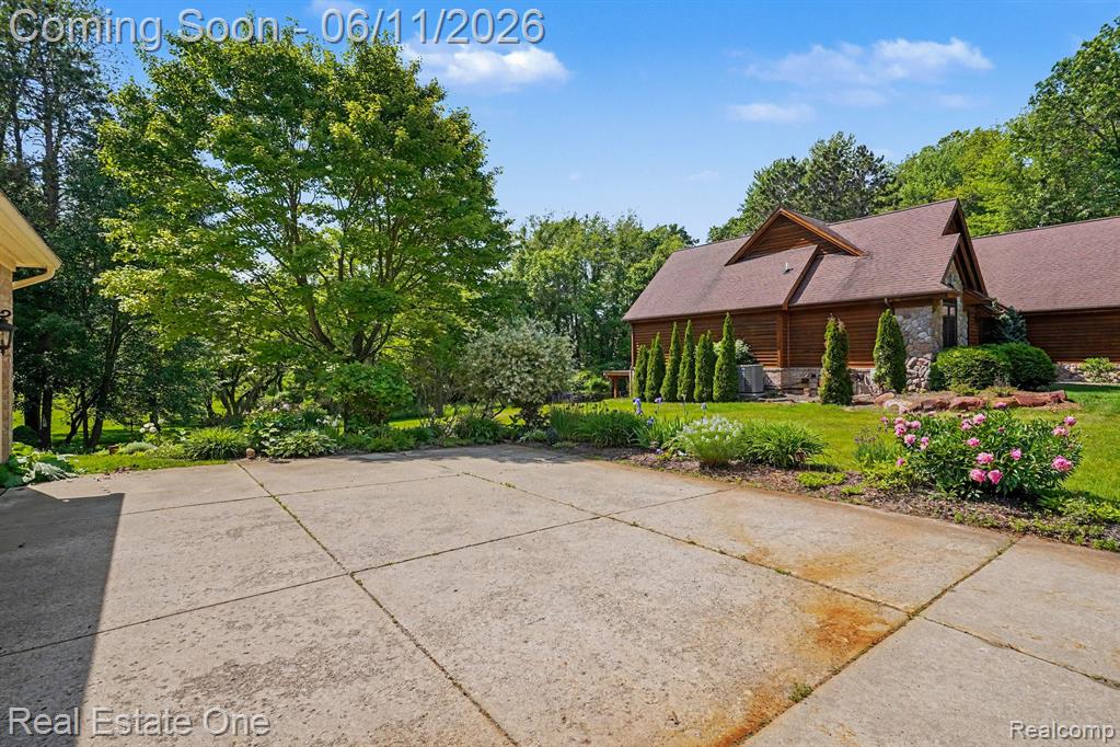 2958 Pine Needle Drive, White Lake, MI 48383 — Photo 35