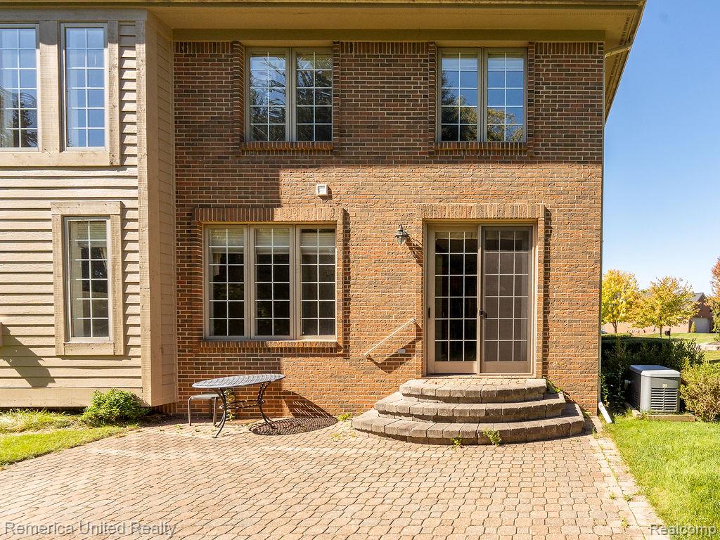 7429 Pine Vista Drive, Brighton, MI 48116 — Photo 6