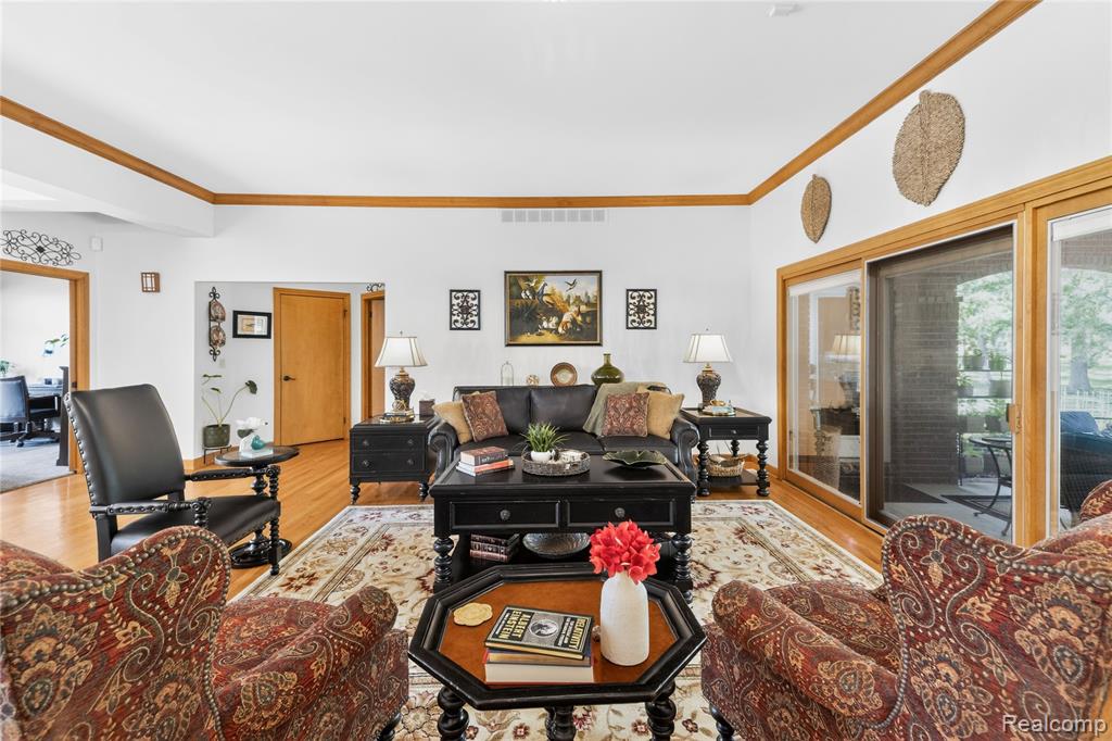 8454 Grays Drive, Grosse Ile, MI 48138 — Photo 8
