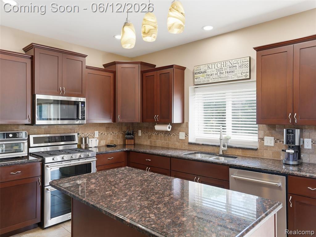 50606 Bredenbury Drive, Macomb, MI 48044 — Photo 16
