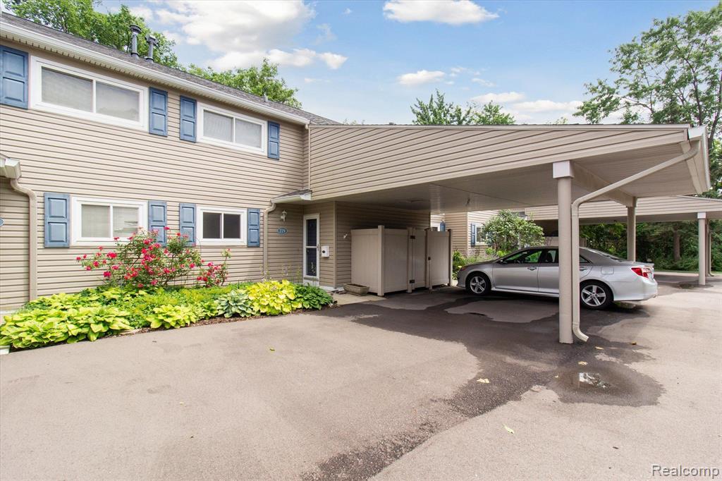 779 KIRTS Boulevard, Troy, MI 48084 — Photo 2