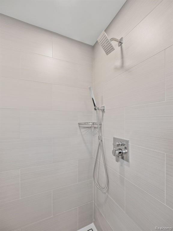 4304 MANDALAY Avenue, Royal Oak, MI 48073 — Photo 21