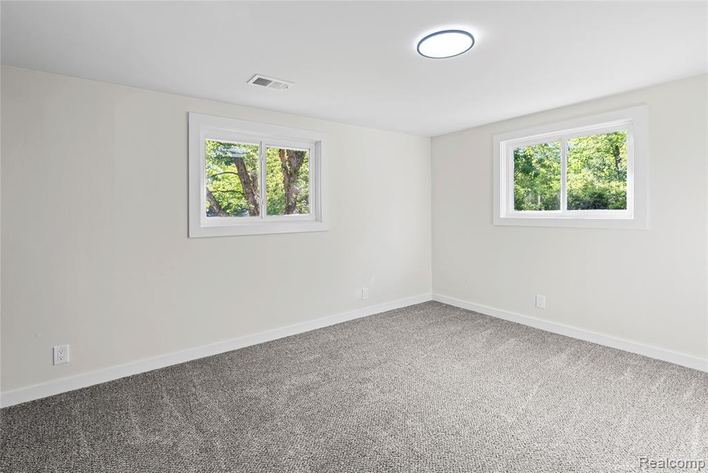 1460 W Silverbell Road, Lake Orion, MI — Photo 55