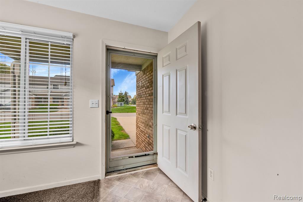 23437 READING, Trenton, MI 48183 — Photo 5