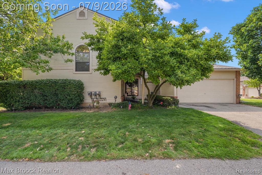 5601 Drake Hollow Drive W, West Bloomfield, MI — front exterior