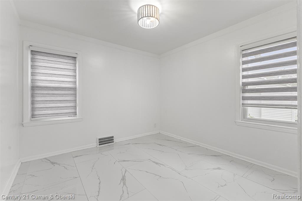 7841 Barrie Street, Dearborn, MI 48126 — Photo 17