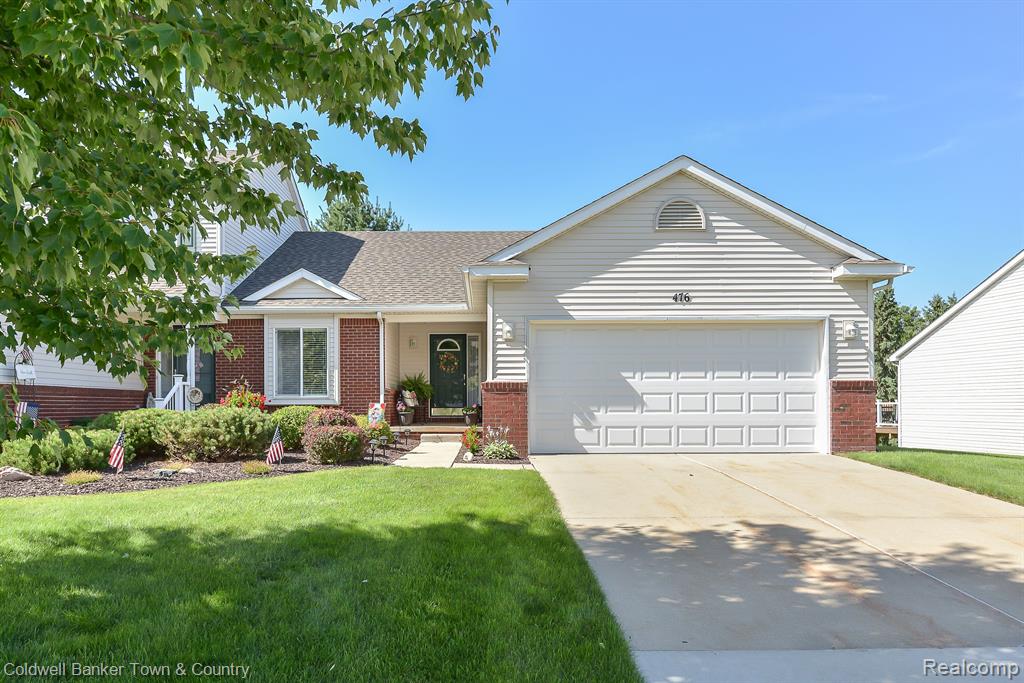 476 HOSTA, Howell, MI 48843 — front exterior