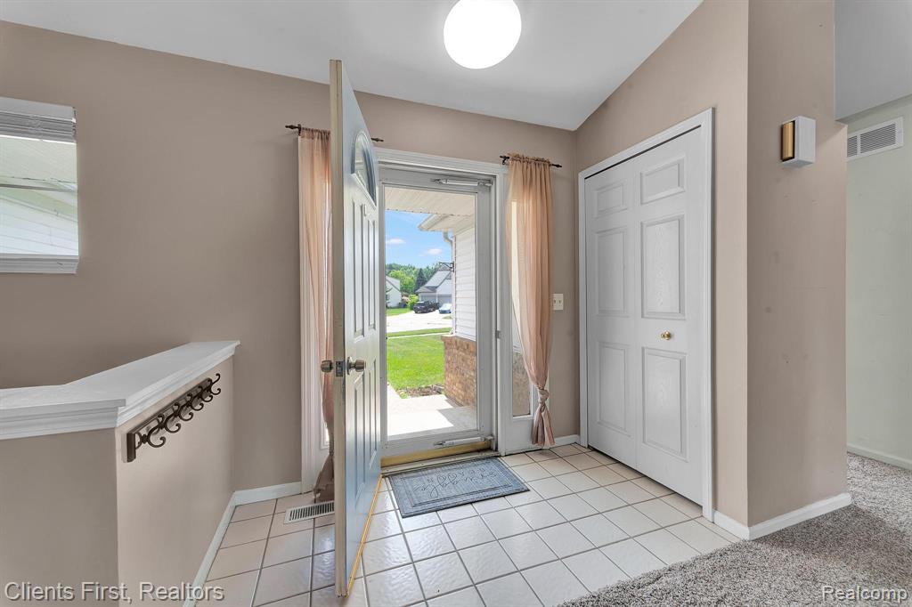 616 Light Tower Drive, Belleville, MI 48111 — Photo 6