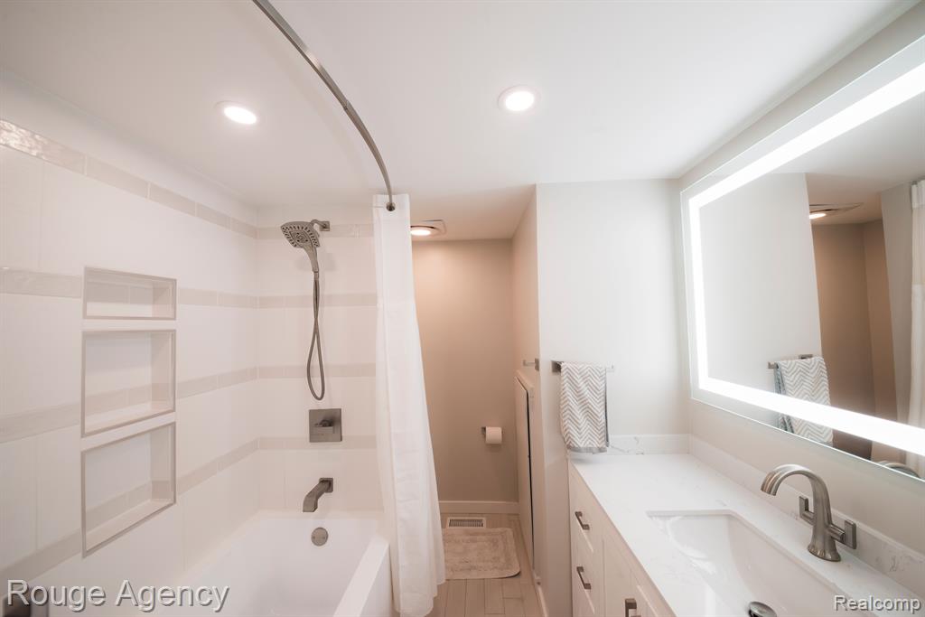 7305 SCENIC RIDGE Drive, Clarkston, MI — Photo 49