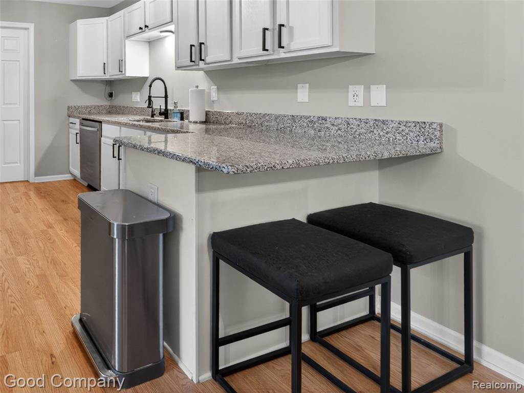 2854 Cottonwood Drive, B, Waterford, MI 48328 — Photo 11