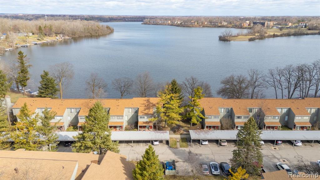 9629 HARBOUR COVE, Ypsilanti, MI 48197 — Photo 16