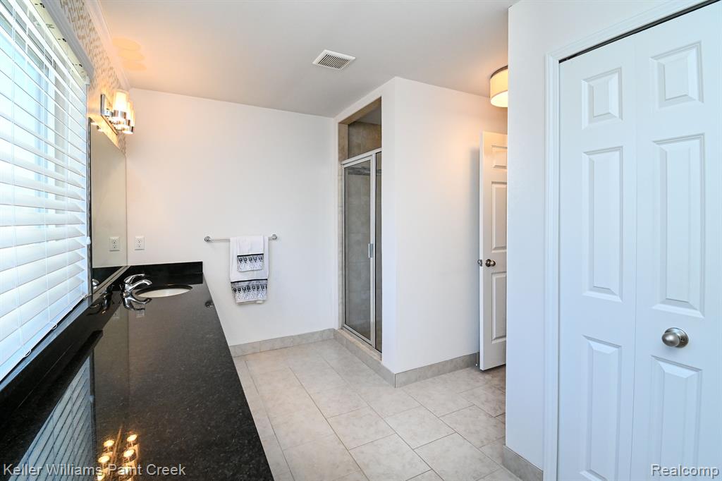 4217 FORSTER Lane, Shelby Twp, MI 48316 — Photo 32