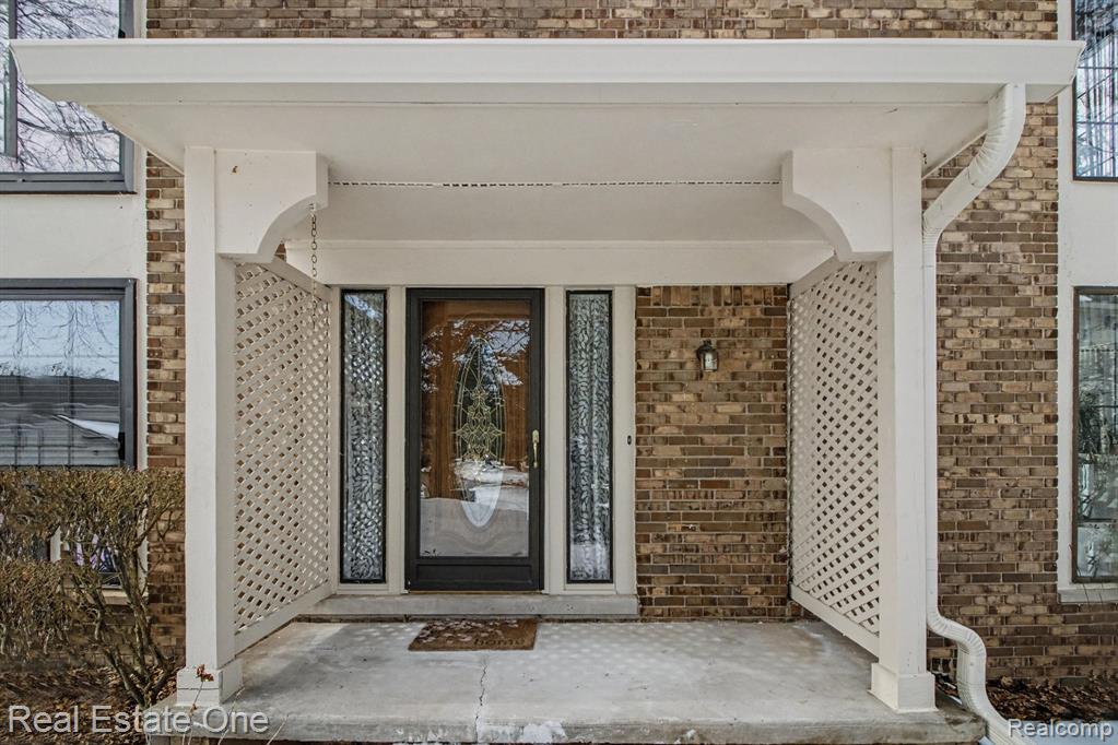 7174 Creeks Crossing, West Bloomfield, MI — Photo 27