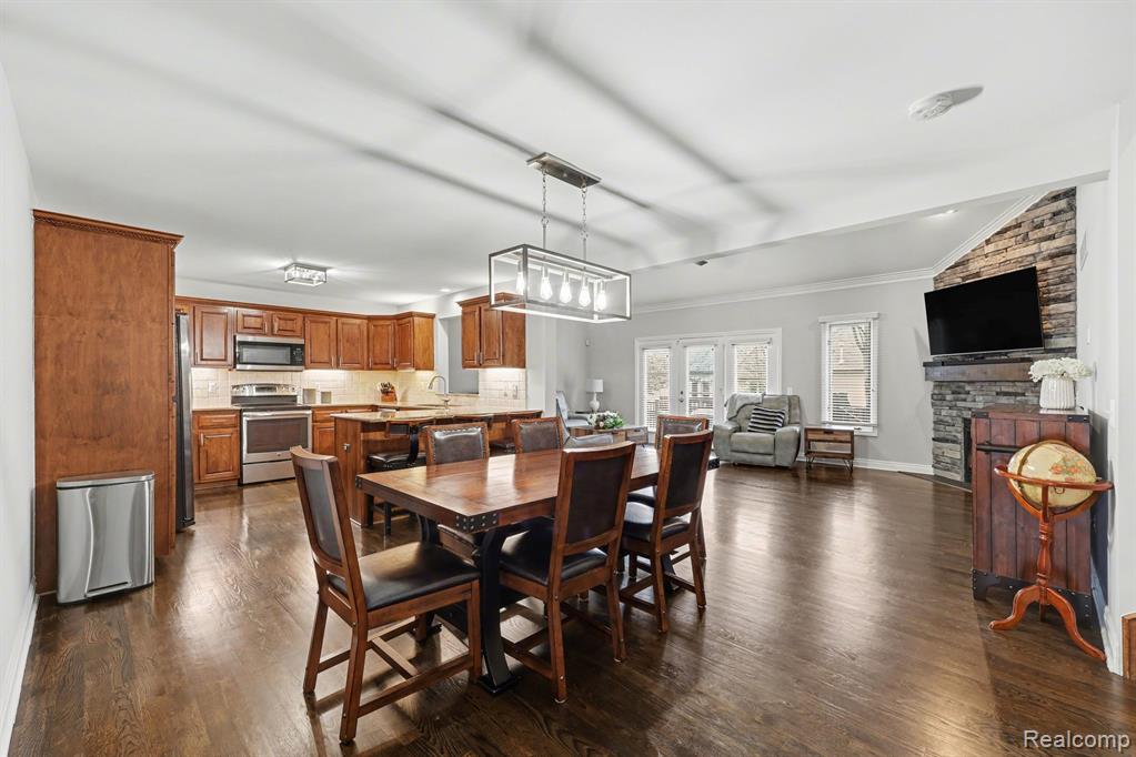 4337 Elaine Court, Utica, MI 48316 — Photo 6